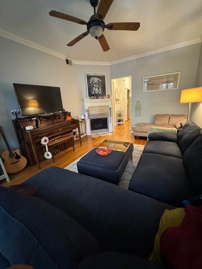 Building Photo - 4736 N Magnolia Ave