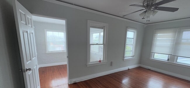 Building Photo - 736 Omar Rd
