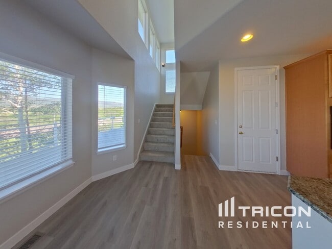 Building Photo - 850 Merrimac River Way