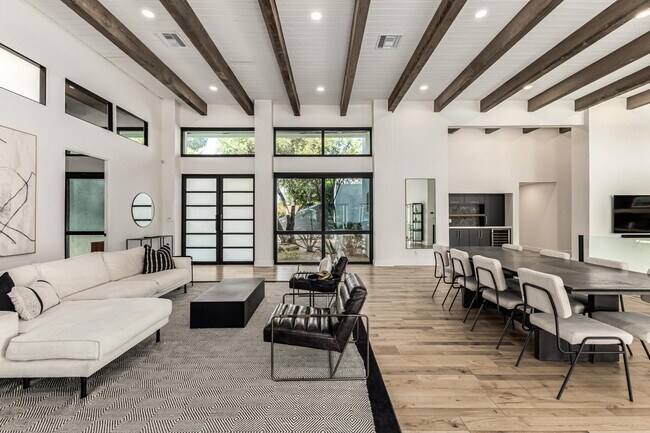 Building Photo - 9917 N 52nd St