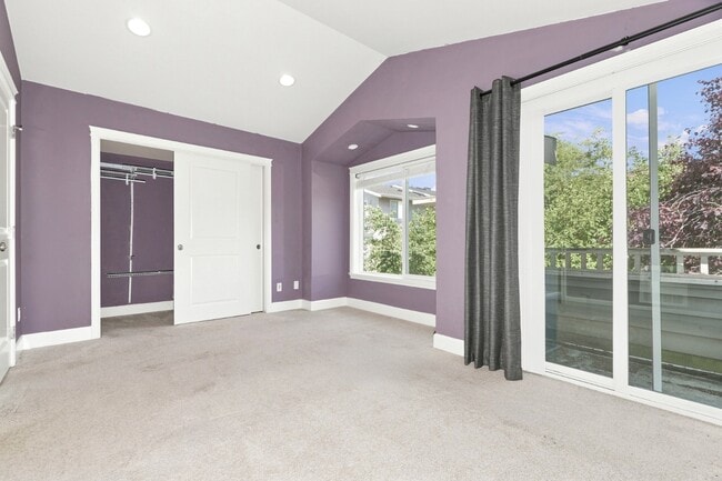 Building Photo - *Beautiful Ballard Townhome with Spacious Fenced Yard & Attached Garage FOR RENT* Available for M...