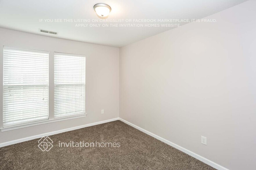 Building Photo - 18528 W Catawba Ave