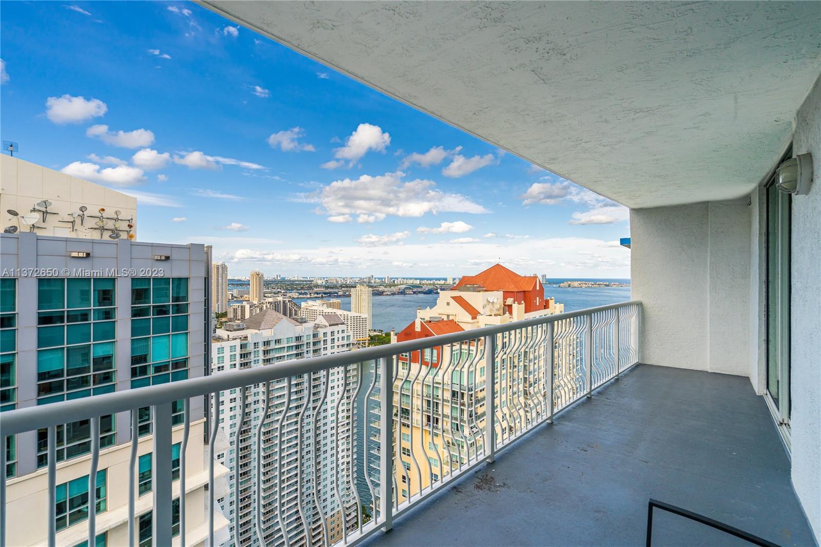 Building Photo - 1200 Brickell Bay Dr