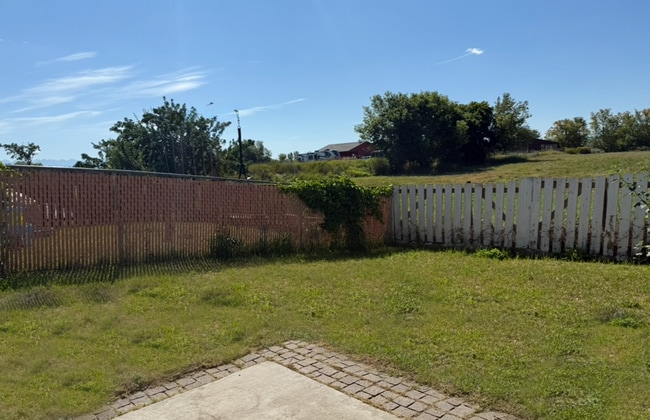 Building Photo - 3 Bed, 2.5 Bath Kalispell Townhome