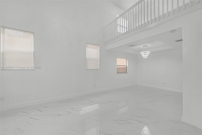 Building Photo - 642 SE 37th Pl