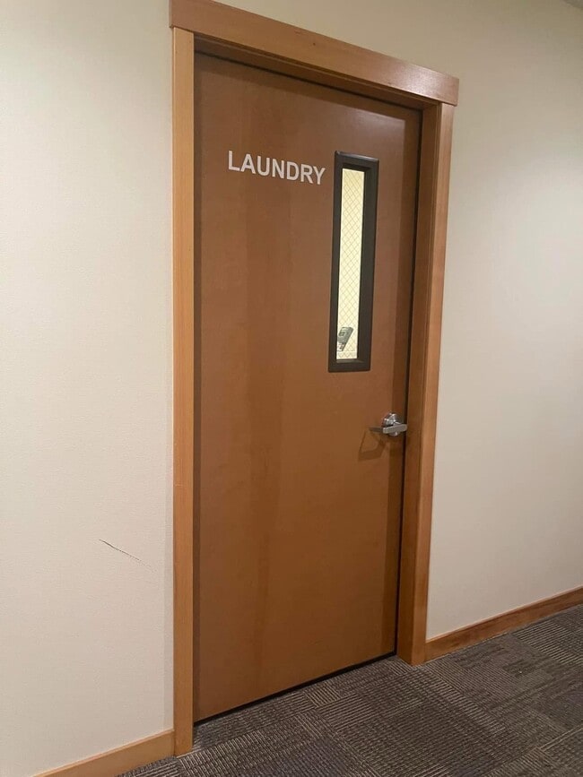 Building Photo - 306 Dock St