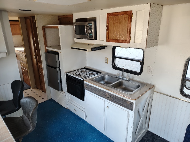 Building Photo - 132 NW Deer Run Gln