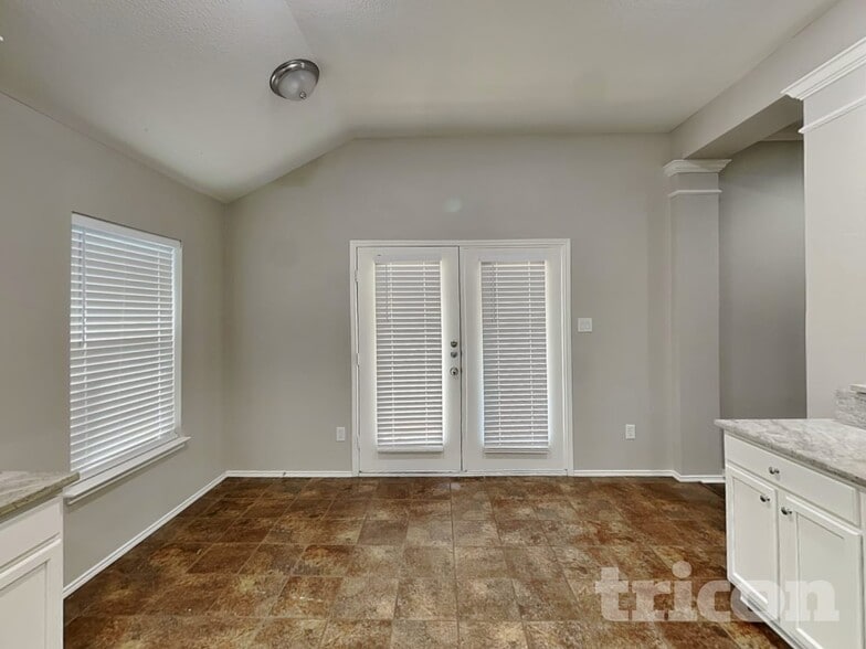 Building Photo - 630 Azalea Dr