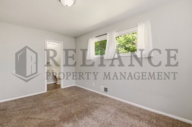Building Photo - 730 N Chipper Ln