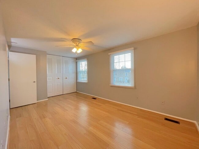 Building Photo - Newly Renovated 3 Bed 2.5 Bath Townhome With A Fenced Yard In Bannerwood Community