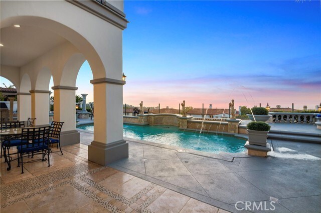 Building Photo - 7 Vista Luci