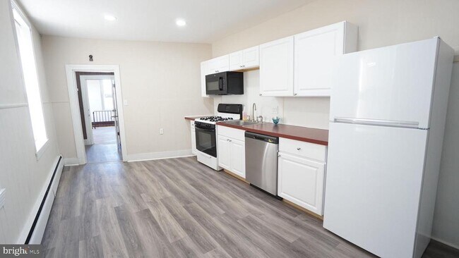 Building Photo - 104 Bethlehem Pike