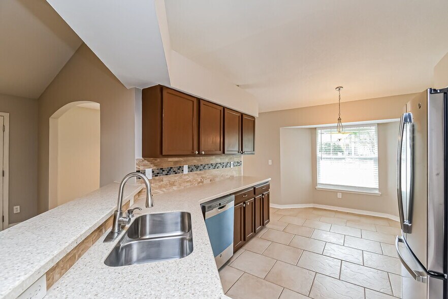 Building Photo - 2916 Waters View Cir