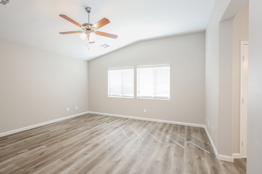 Building Photo - 5325 Cholla Blossom Ct