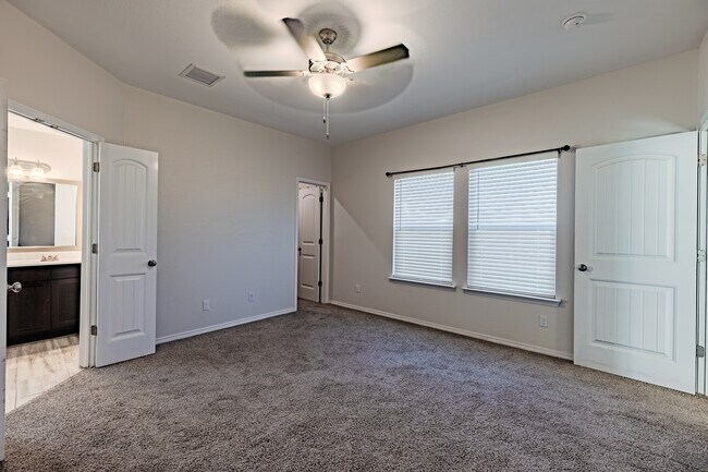 Building Photo - 1040 Indigo Sky St