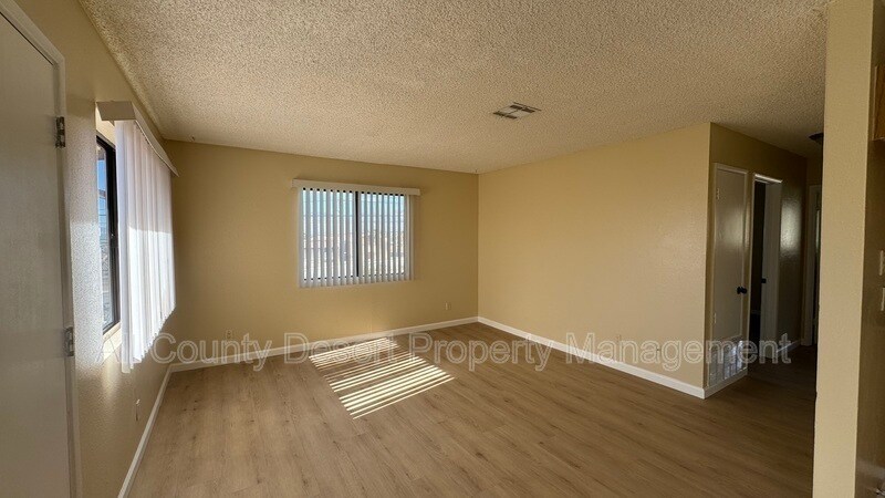 Building Photo - 13079 Eliseo Rd