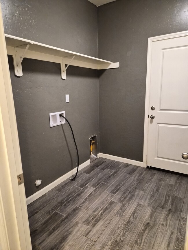 Building Photo - 2328 Chianti Wy