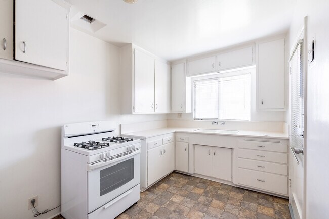 Building Photo - 227 W Alameda Ave