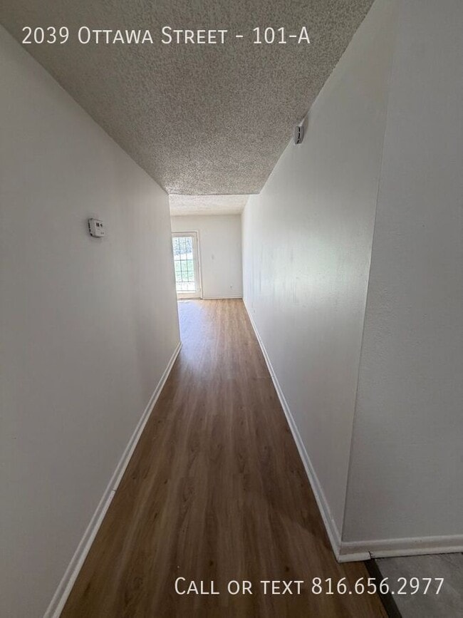 Building Photo - 2039 Ottawa St