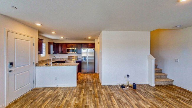 Building Photo - "Spacious 3-Bed Townhouse with Granite Tou...