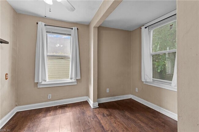 Building Photo - 635 W 29th St