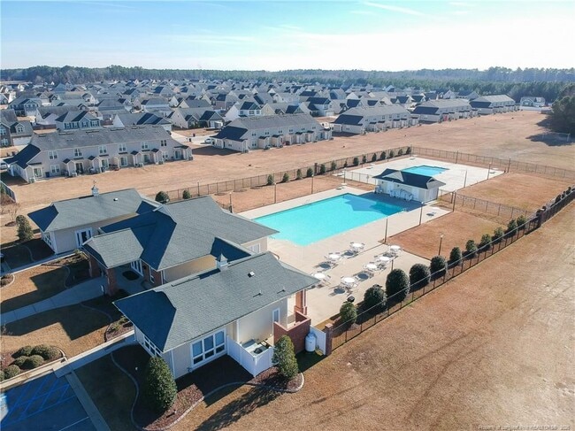 Building Photo - 142 Collinwood Dr
