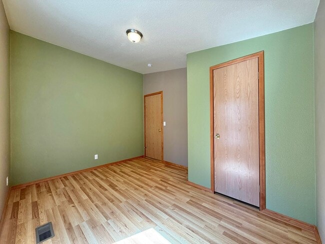 Building Photo - 5228 W Crosscut Rd
