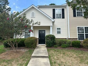 Building Photo - 518 Auburn Square Dr
