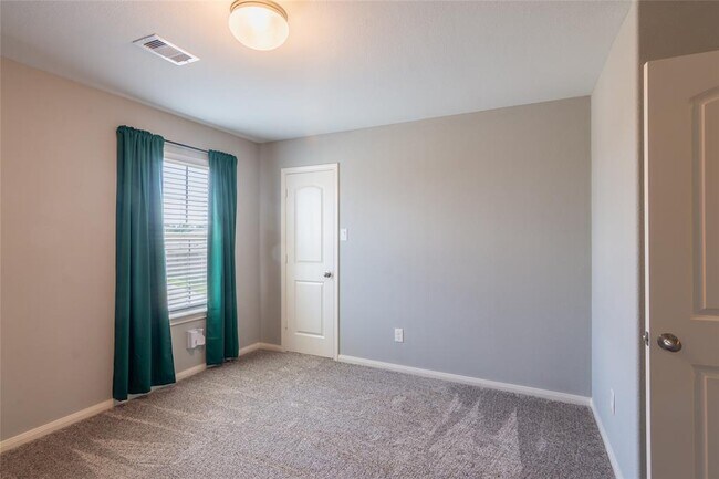Building Photo - 13142 Silverglen Run Trl