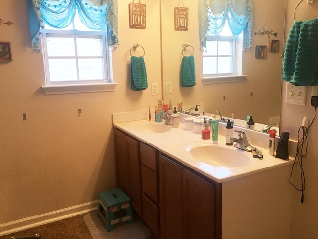 Building Photo - 616 Fountain Brook Ln