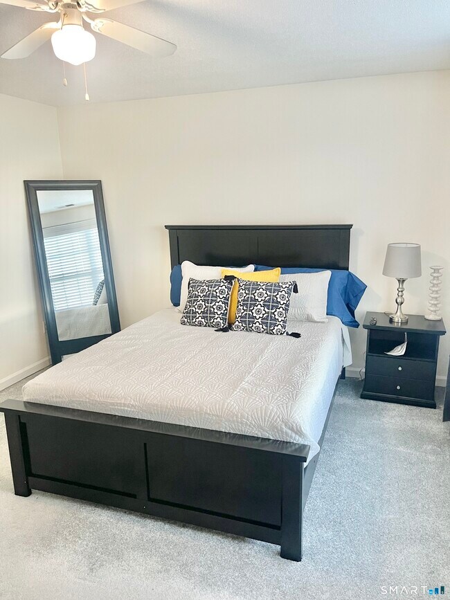 Building Photo - 2390 State St