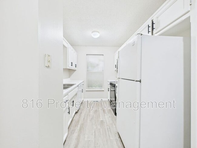 Building Photo - 7939 NW 79th Pl
