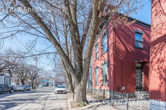 Building Photo - 220 W 5th St