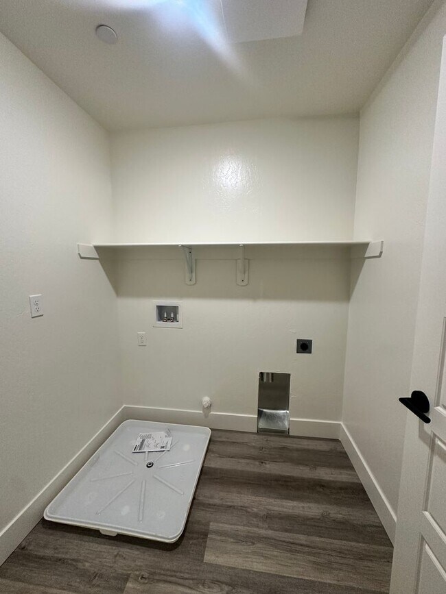 Building Photo - Newly built DR HORTON home coming soon!!