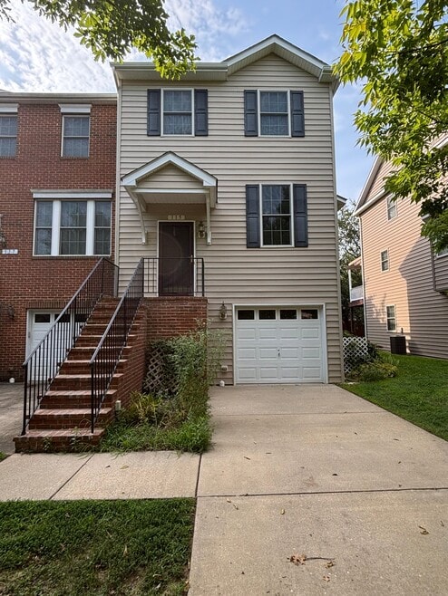 Building Photo - 115 Acorn Dr