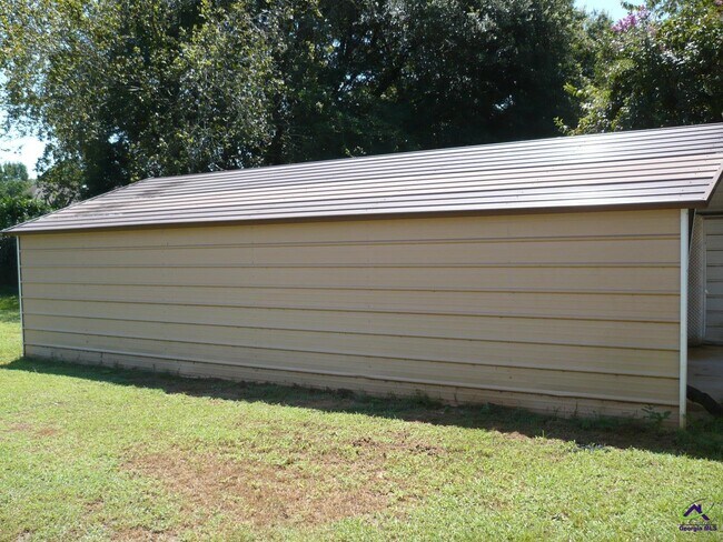 Building Photo - 213 Loxley Dr