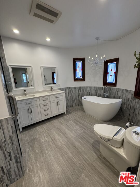 Building Photo - 6128 Maryland Dr