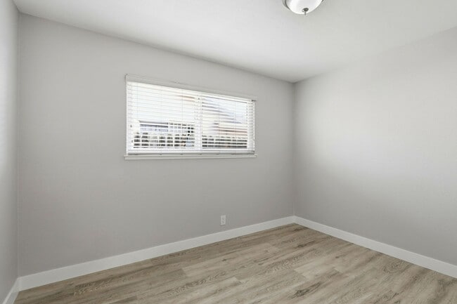 Building Photo - Stylish and Spacious Milpitas Home with Large Deck and Backyard