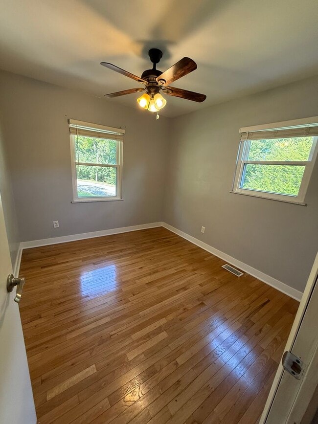 Building Photo - Bi-Level House for Rent in Ellettsville, IN