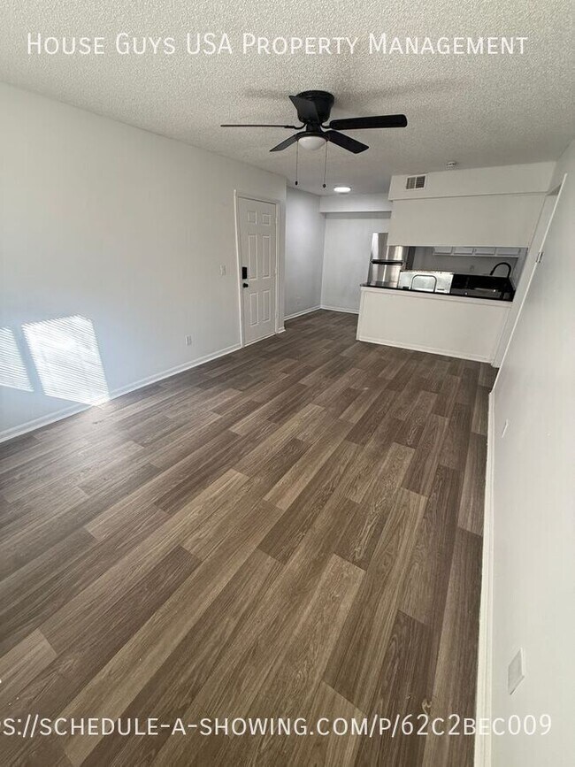 Building Photo - 9900 E 36th St S