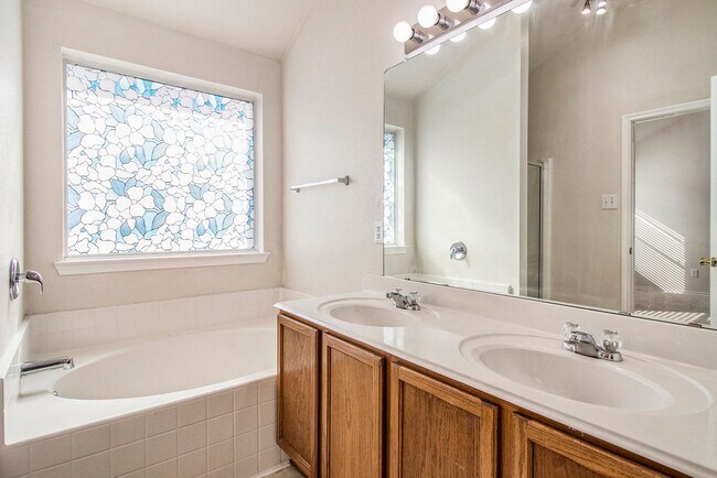 Building Photo - Charming 4-Bedroom, 2-Bathroom Home
