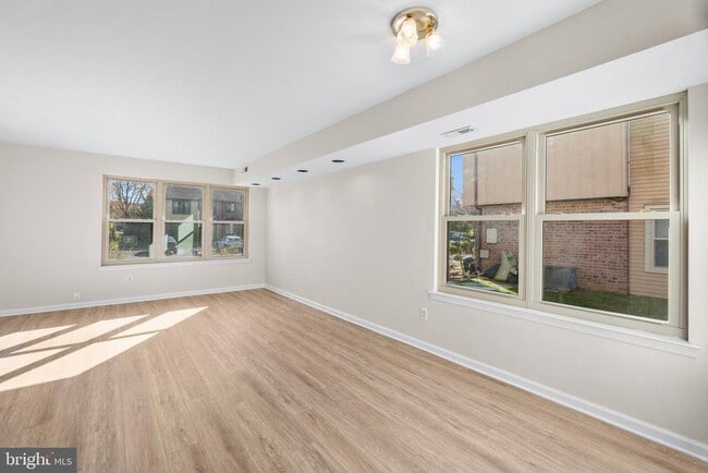 Building Photo - 3964 Bainbridge Ct