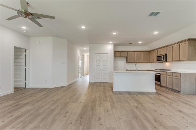 Building Photo - 4908 Pebblewood Dr