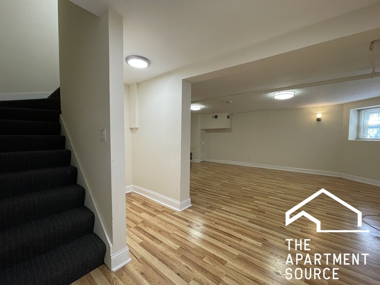 Building Photo - 2501 N Kimball Ave