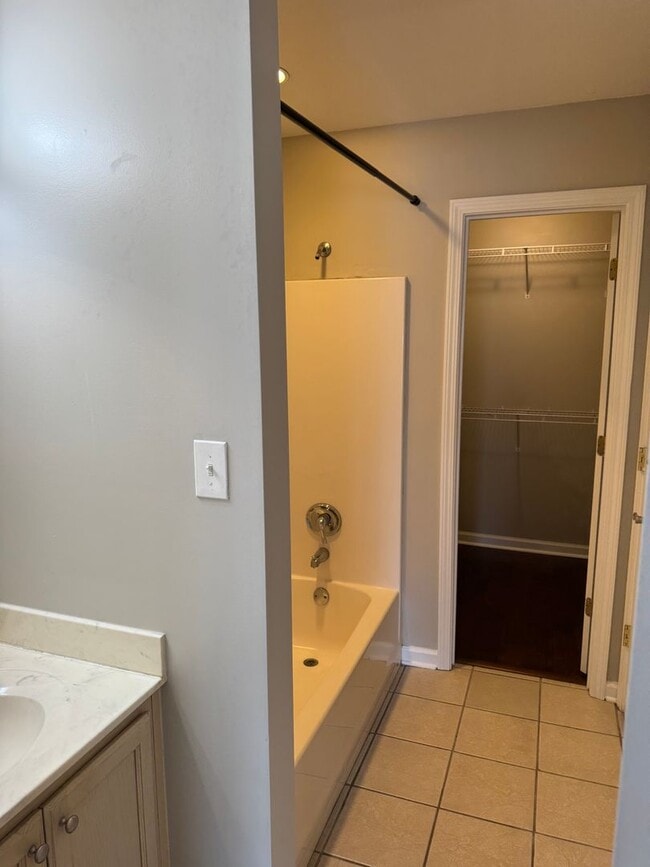 Building Photo - Great 3 bedroom 2.5 bath home!