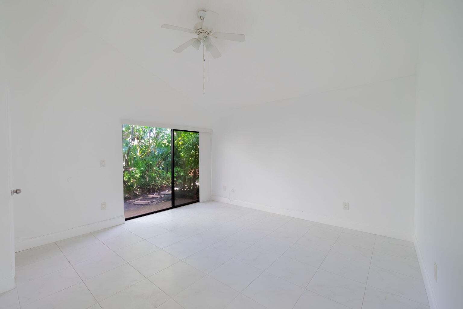 Building Photo - 6090 Aloma Ln