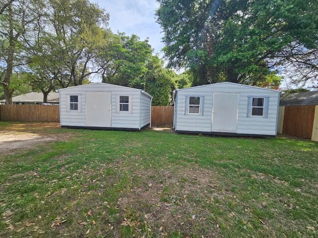 Building Photo - 8082 Sleepy Bay Blvd