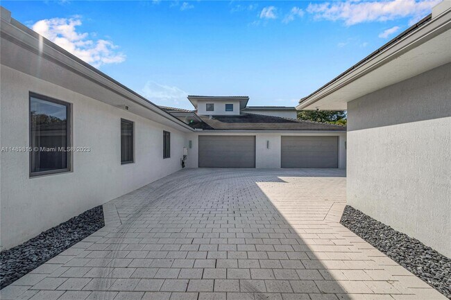 Building Photo - 899 NW 120th Ave