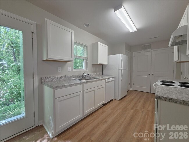 Building Photo - 1156 McRee Heights Cir