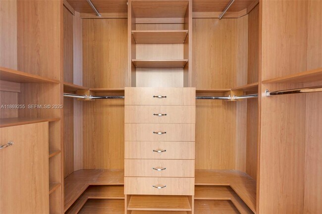 Building Photo - 1900 Van Buren St